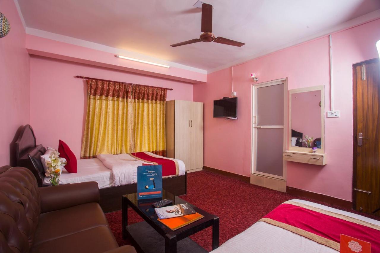 Oyo 161 Ram Janaki Hotel Катманду Экстерьер фото