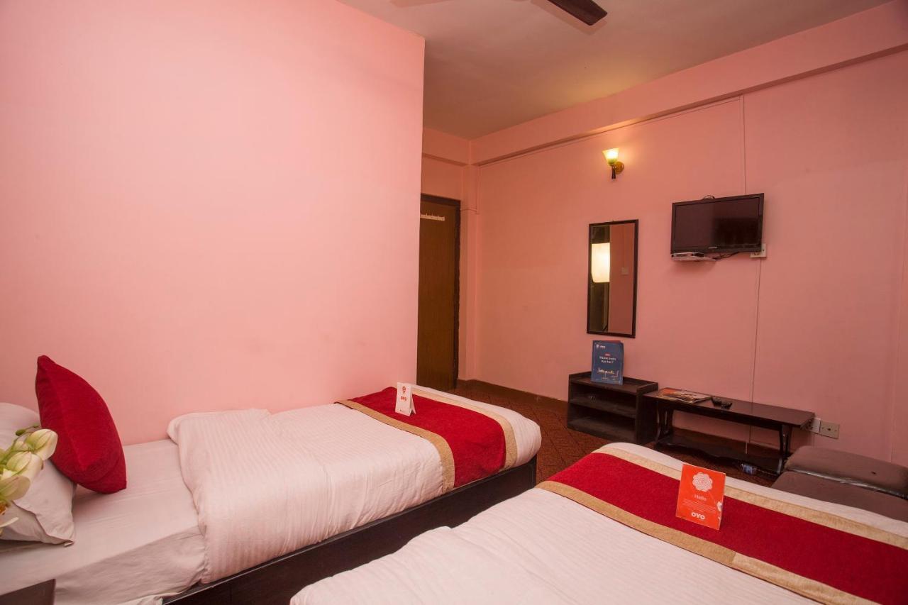 Oyo 161 Ram Janaki Hotel Катманду Экстерьер фото