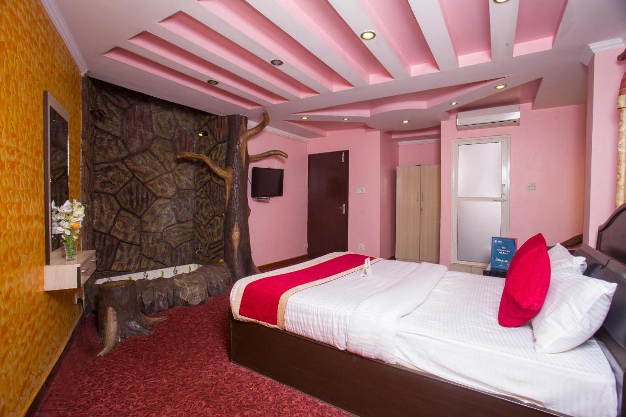 Oyo 161 Ram Janaki Hotel Катманду Экстерьер фото